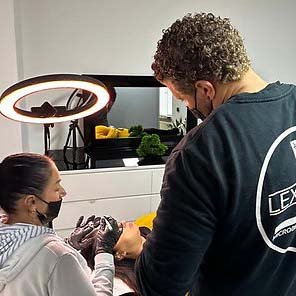 Microblading & Powder Brows